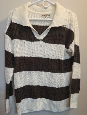 LOVE + CHANGE Cream & Brown Striped V-Neck Collared Sweater (B55)